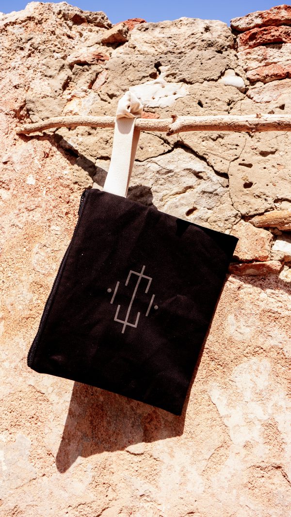 Clutch Black